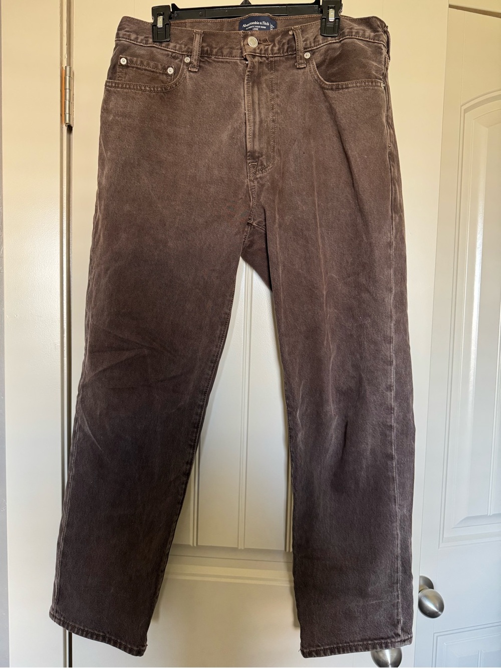 Abercrombie & Fitch Men's Chocolate Brown Relaxed Jeans- 32W x 30L